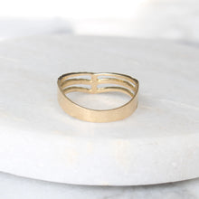 Load image into Gallery viewer, chevron ring (10k)