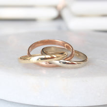 Load image into Gallery viewer, interlocking ring (14k)