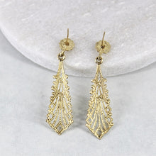 Load image into Gallery viewer, lacy drop earrings (10k)