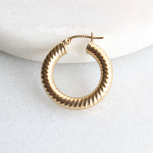 Load image into Gallery viewer, menkDUKE | 10k ridged hoop earrings