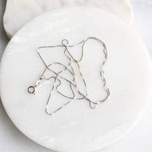 Load image into Gallery viewer, menkDUKE = 10k 0.65mm white gold box chain