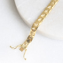 Load image into Gallery viewer, seashell bracelet (10k)