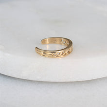 Load image into Gallery viewer, 10k yellow gold toe ring