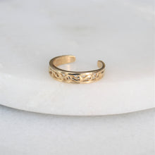 Load image into Gallery viewer, 10k yellow gold toe ring