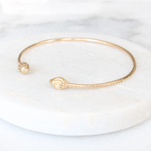 Load image into Gallery viewer, antigua cuff bracelet (10k)