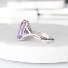 Load image into Gallery viewer, grape juice oval amethyst ring (10k)