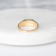 Load image into Gallery viewer, archer signet ring (10k)