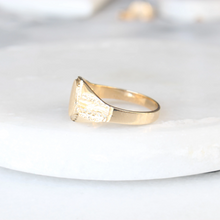 Load image into Gallery viewer, laurel wreath signet ring (10k)