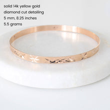 Load image into Gallery viewer, Diamond Cut Star Bangle (14k)
