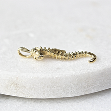 Load image into Gallery viewer, [vintage] seahorse charm
