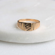 Load image into Gallery viewer, [vintage] star signet ring (22k)
