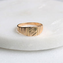 Load image into Gallery viewer, [vintage] star signet ring (22k)
