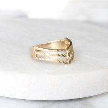 Load image into Gallery viewer, chevron ring (10k)
