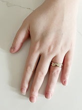 Load image into Gallery viewer, interlocking ring (14k)
