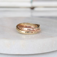 Load image into Gallery viewer, interlocking ring (14k)
