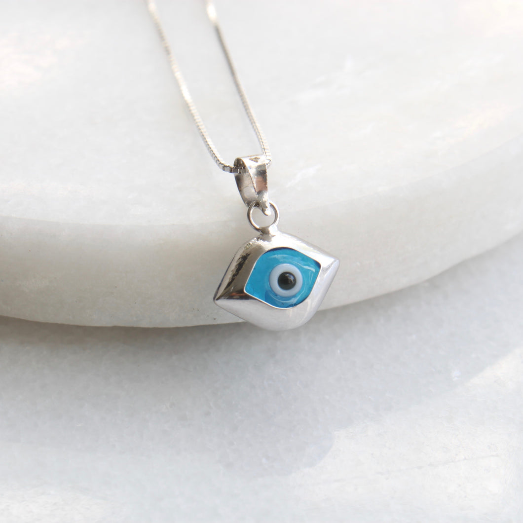 10k white eye shaped evil eye charm with chain