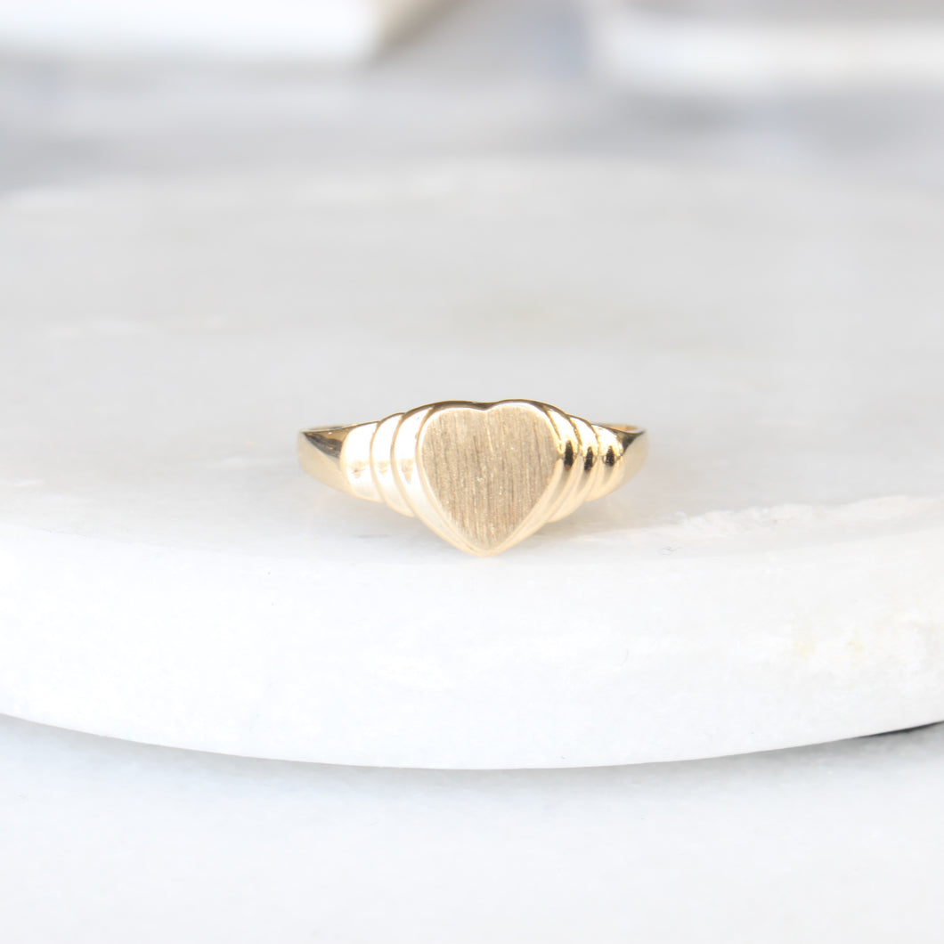 menkDUKE | 10k gold heart signet ring