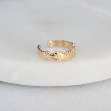 Load image into Gallery viewer, 10k yellow gold flower toe ring

