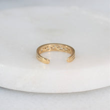 Load image into Gallery viewer, 10k yellow gold toe ring
