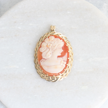 Load image into Gallery viewer, [vintage] cameo pendant (10k)

