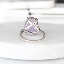 Load image into Gallery viewer, grape juice oval amethyst ring
