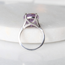 Load image into Gallery viewer, grape juice oval amethyst ring (10k)
