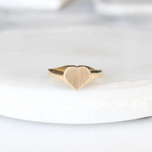 Load image into Gallery viewer, kyle heart signet ring
